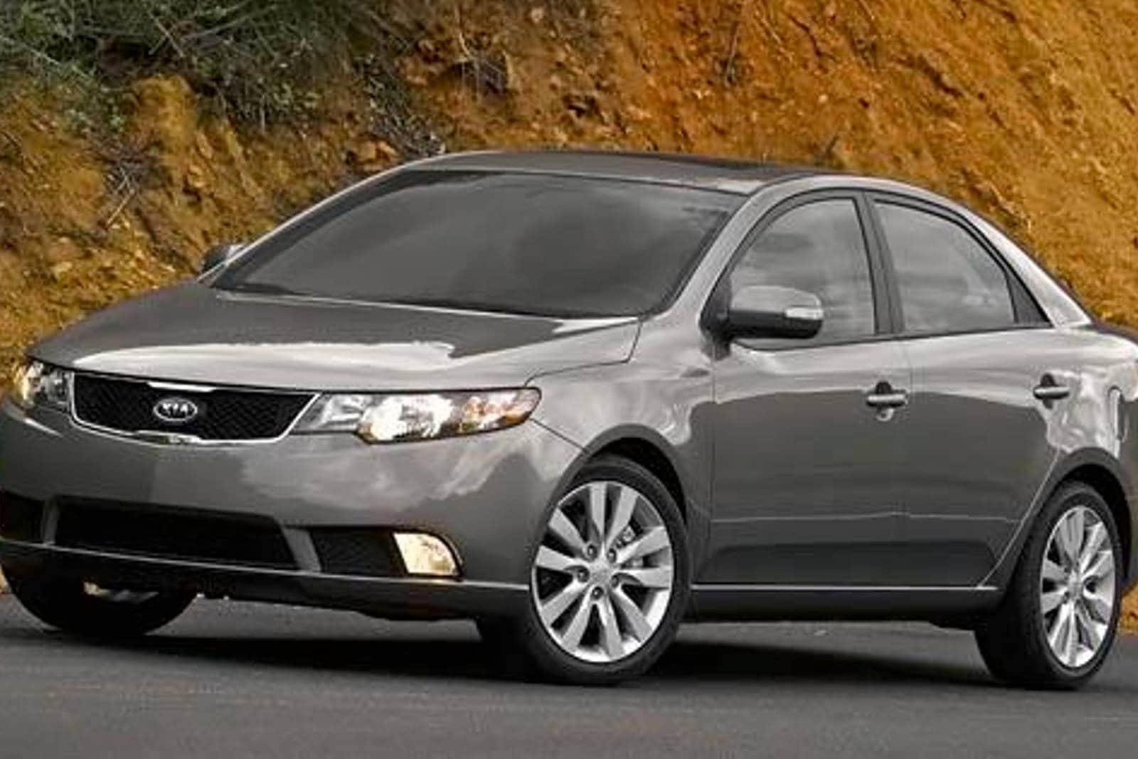 2011_kia_forte_sedan_sx_fq_oem_1_1600x1067